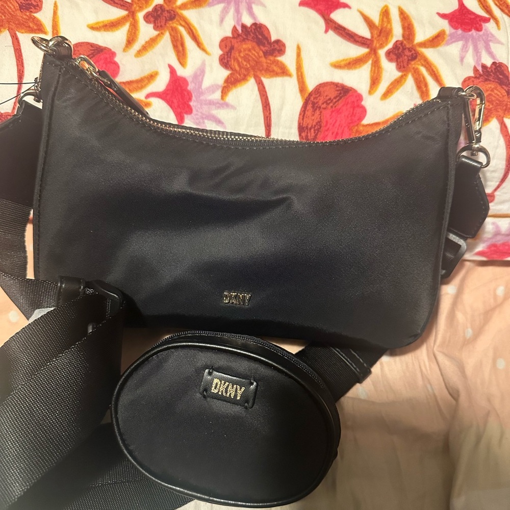 DKNY BLACK CAIRO MD POUCHETTE CROSSBODY BAG W AIRPOD CASE POUCH